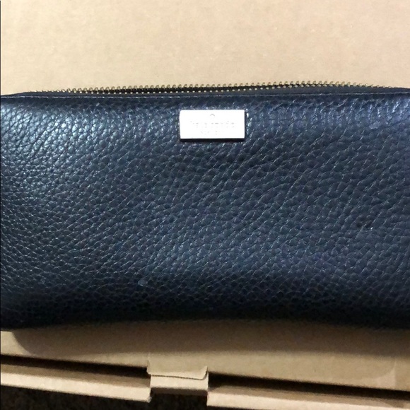 Kate Spade wallet - Picture 1 of 2